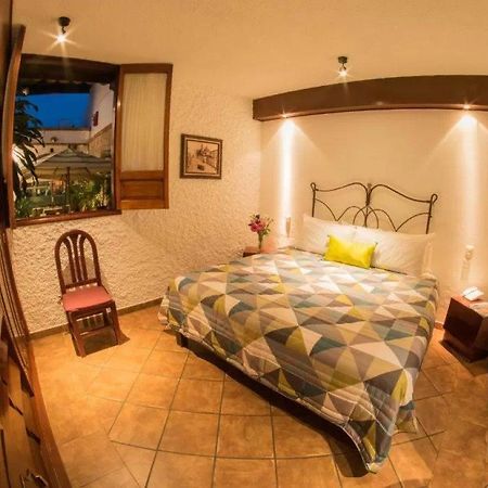 Hotel Meson De Los Remedios Morelia Esterno foto