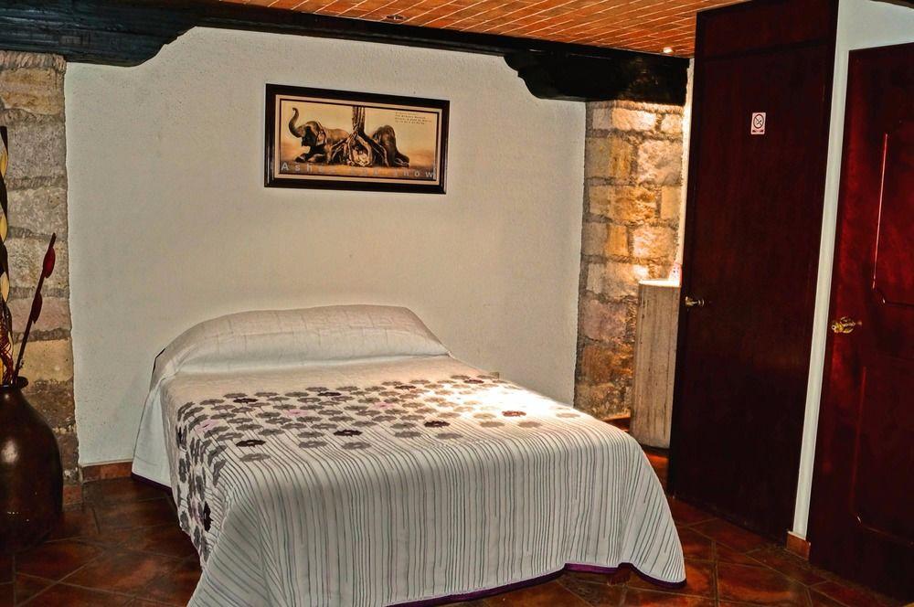 Hotel Meson De Los Remedios Morelia Esterno foto