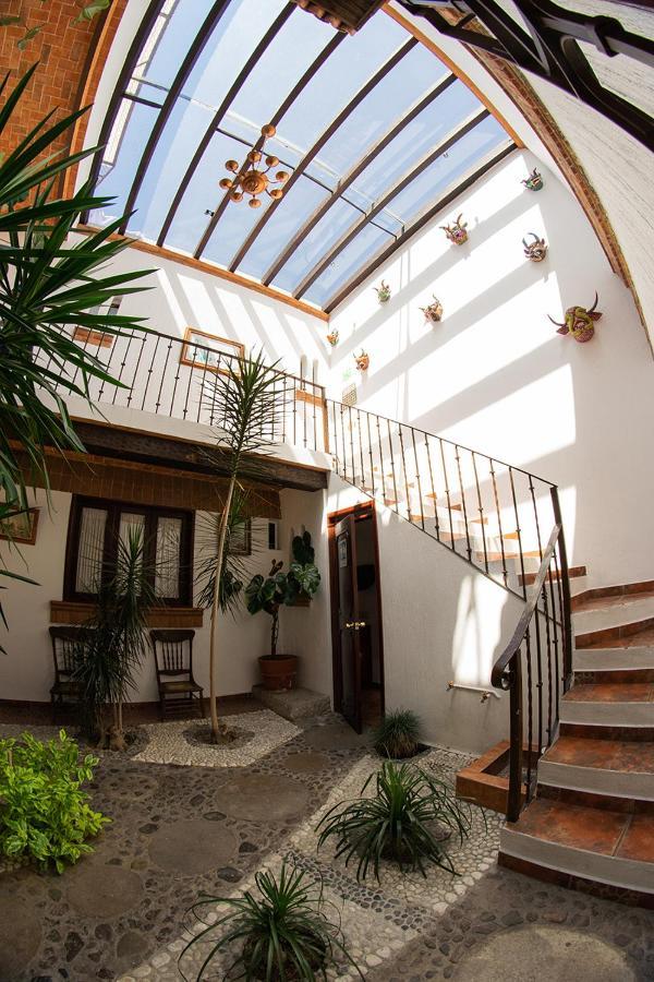 Hotel Meson De Los Remedios Morelia Esterno foto