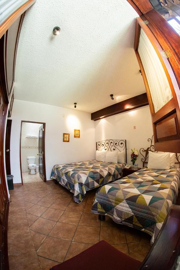Hotel Meson De Los Remedios Morelia Esterno foto