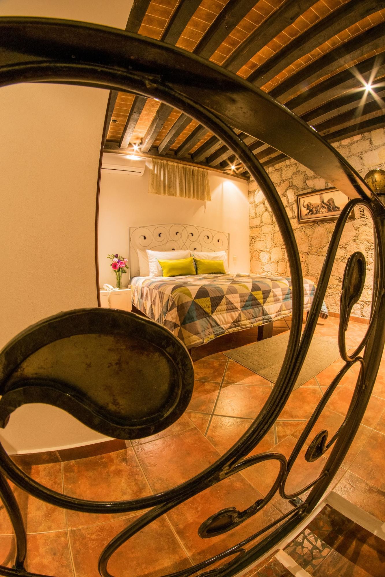 Hotel Meson De Los Remedios Morelia Esterno foto