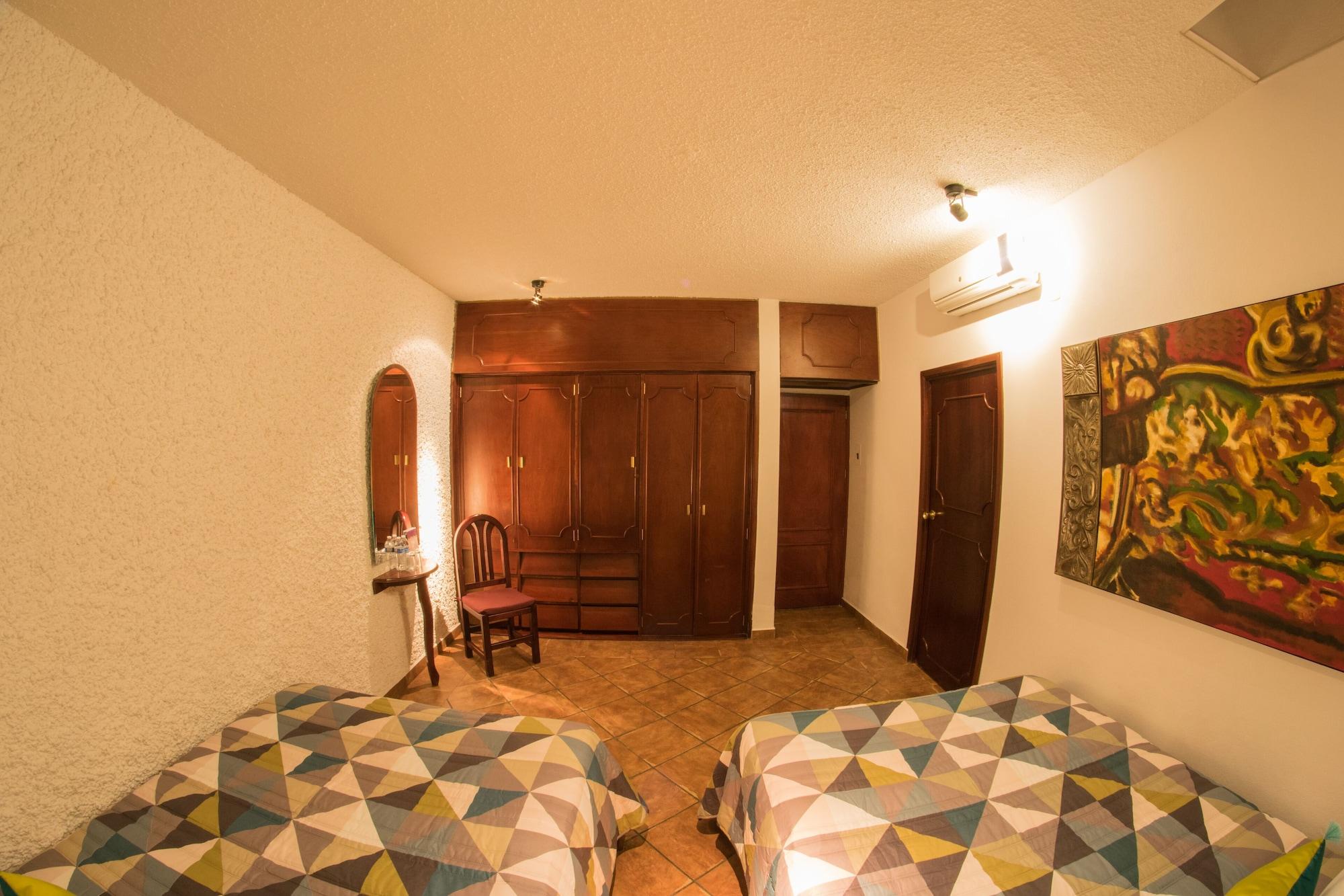 Hotel Meson De Los Remedios Morelia Esterno foto