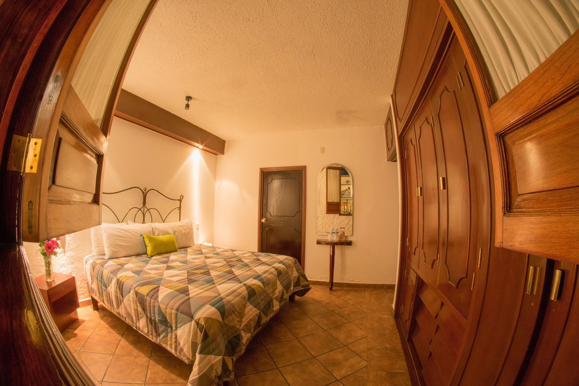 Hotel Meson De Los Remedios Morelia Esterno foto
