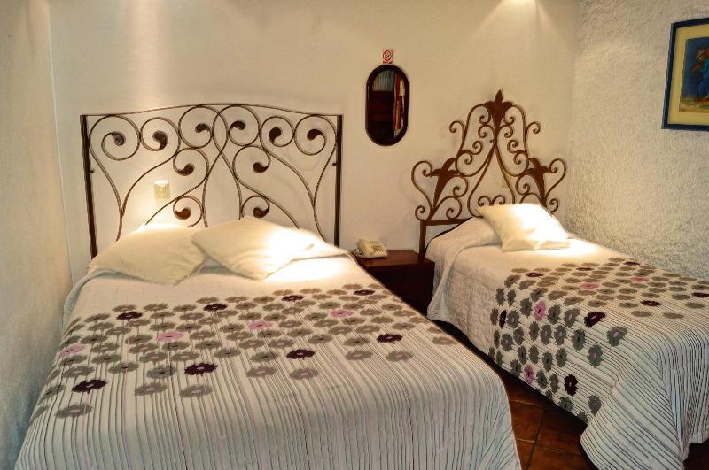 Hotel Meson De Los Remedios Morelia Esterno foto