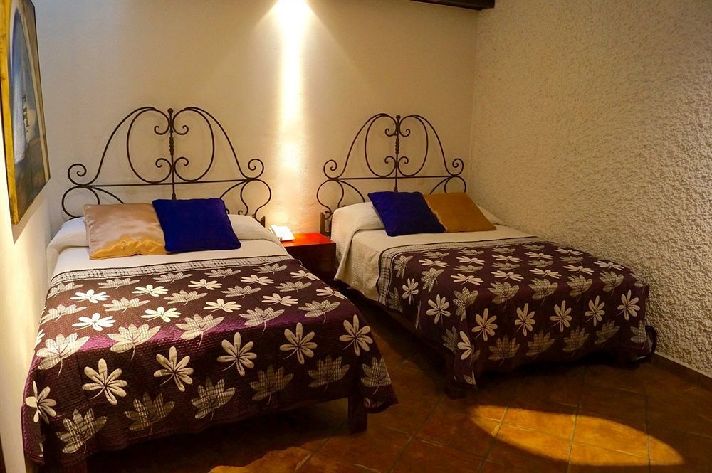 Hotel Meson De Los Remedios Morelia Esterno foto