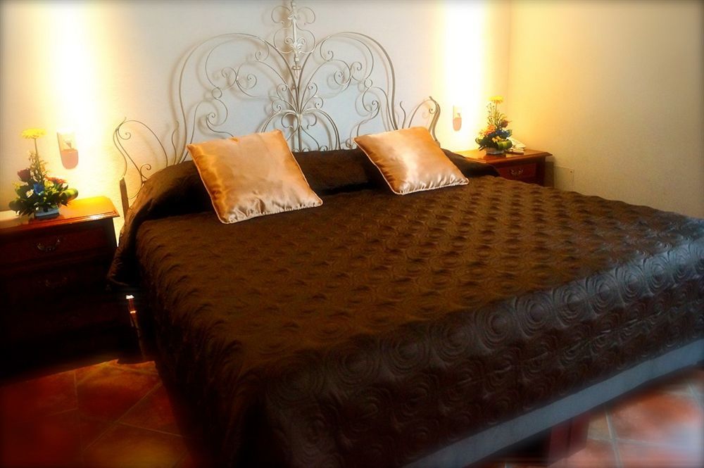 Hotel Meson De Los Remedios Morelia Esterno foto