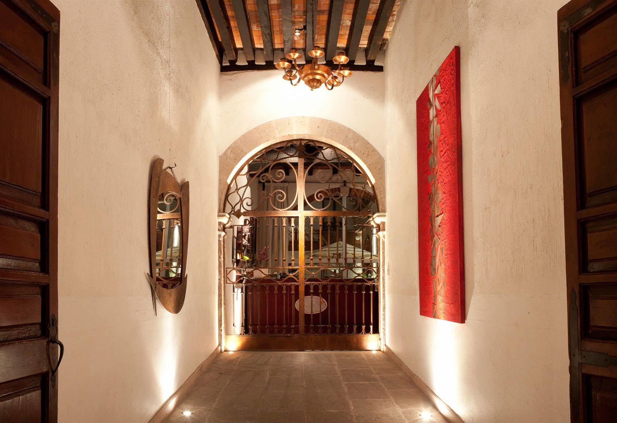 Hotel Meson De Los Remedios Morelia Esterno foto